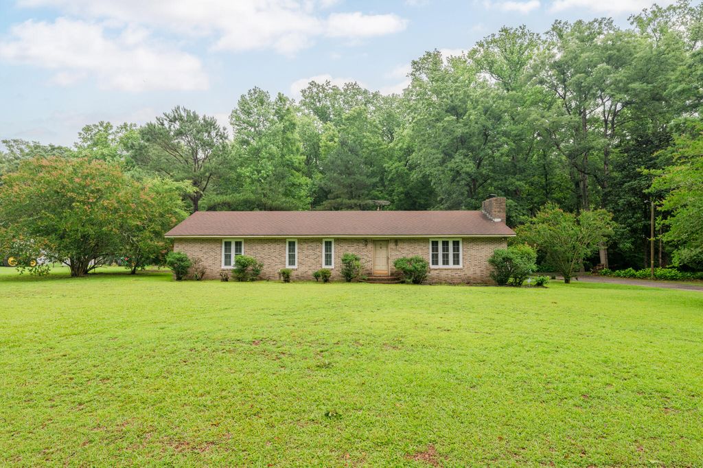 572 Westbury Road, Saint George, SC 29477