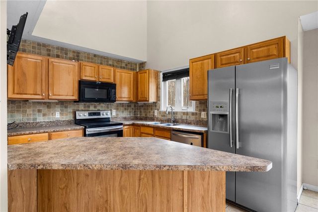 12 Cashmere Court, Irondequoit, NY 14609