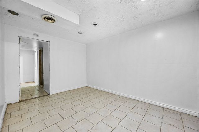 12 Cashmere Court, Irondequoit, NY 14609