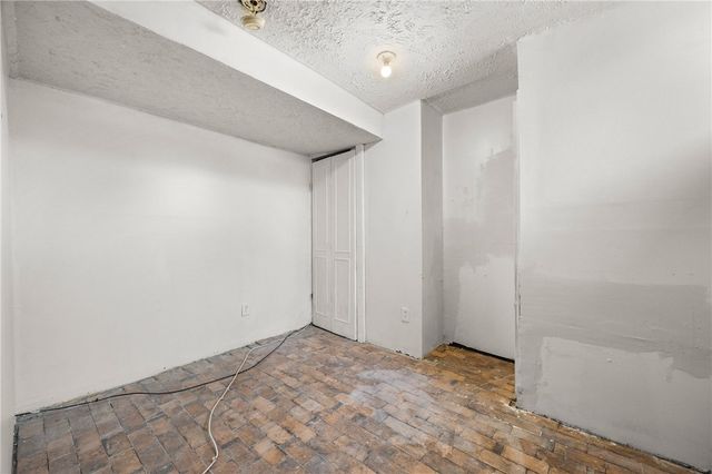 12 Cashmere Court, Irondequoit, NY 14609