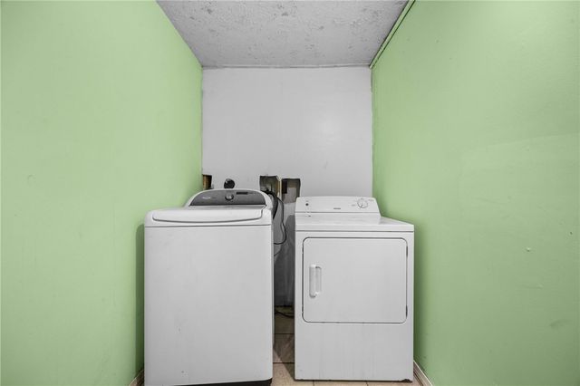 12 Cashmere Court, Irondequoit, NY 14609