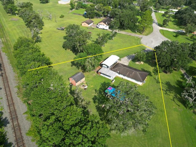 140 County Road 313, Sweeny, TX 77480