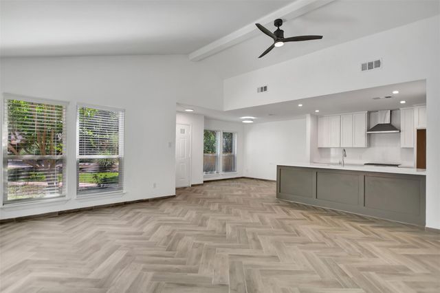 7 Bitterwood Court, The Woodlands, TX 77381
