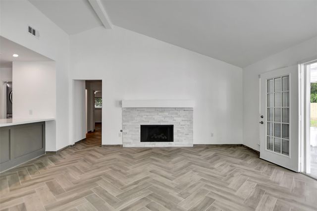 7 Bitterwood Court, The Woodlands, TX 77381