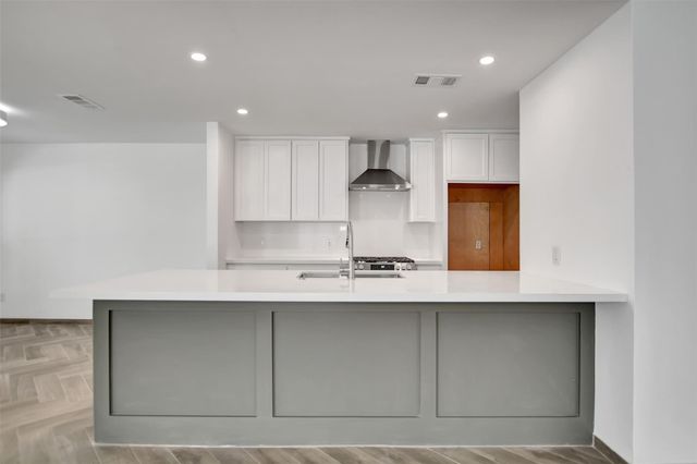 7 Bitterwood Court, The Woodlands, TX 77381