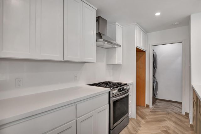 7 Bitterwood Court, The Woodlands, TX 77381