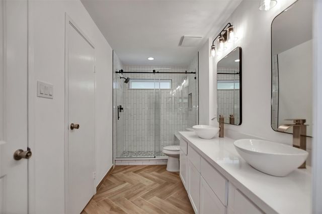 7 Bitterwood Court, The Woodlands, TX 77381