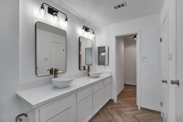 7 Bitterwood Court, The Woodlands, TX 77381