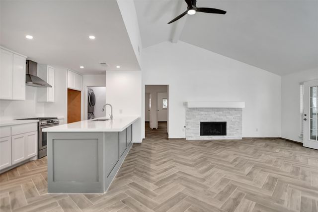 7 Bitterwood Court, The Woodlands, TX 77381
