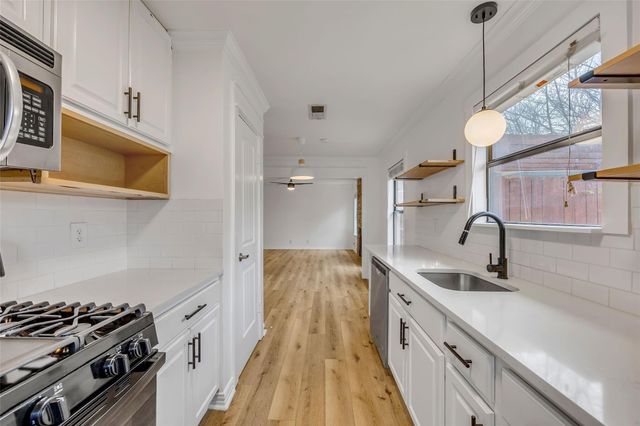 7004 Trendal LN, Austin, TX 78744