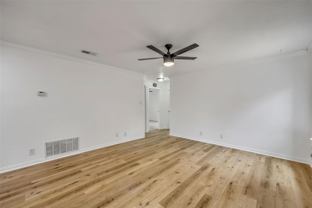 7004 Trendal LN, Austin, TX 78744