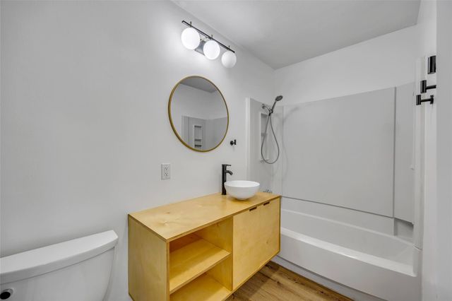 7004 Trendal LN, Austin, TX 78744