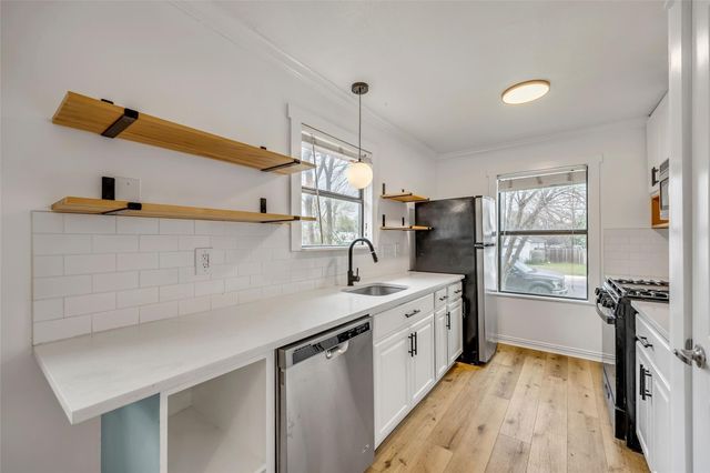 7004 Trendal LN, Austin, TX 78744