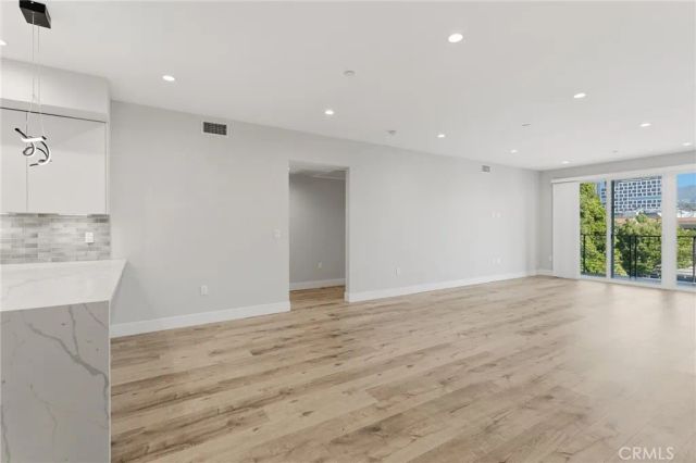 5820 La Mirada Avenue 402, Hollywood, CA 90038