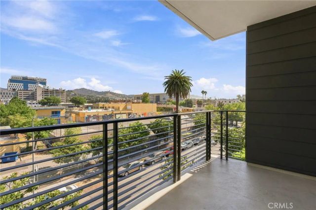 5820 La Mirada Avenue 402, Hollywood, CA 90038
