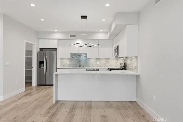 5820 La Mirada Avenue 402, Hollywood, CA 90038