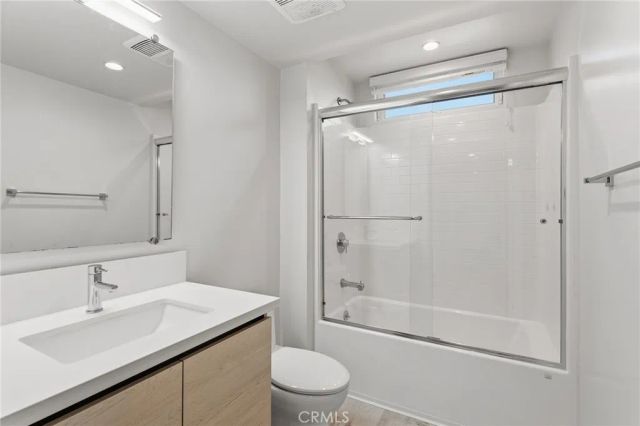5820 La Mirada Avenue 402, Hollywood, CA 90038