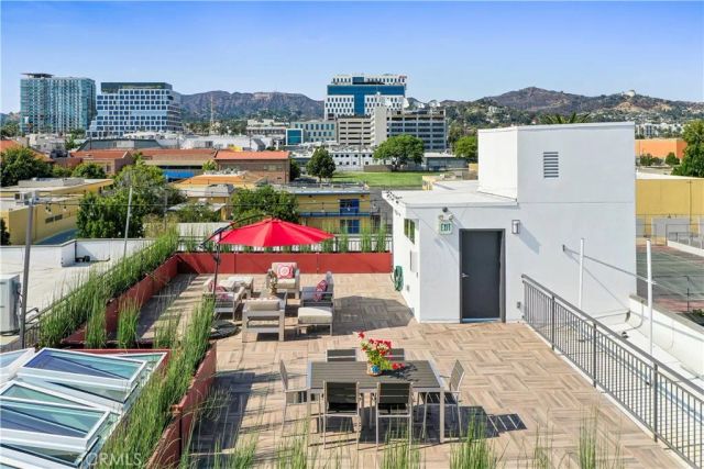 5820 La Mirada Avenue 402, Hollywood, CA 90038