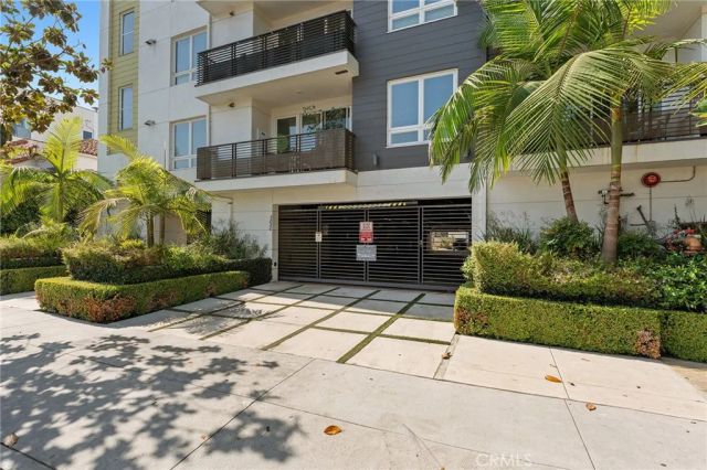 5820 La Mirada Avenue 402, Hollywood, CA 90038