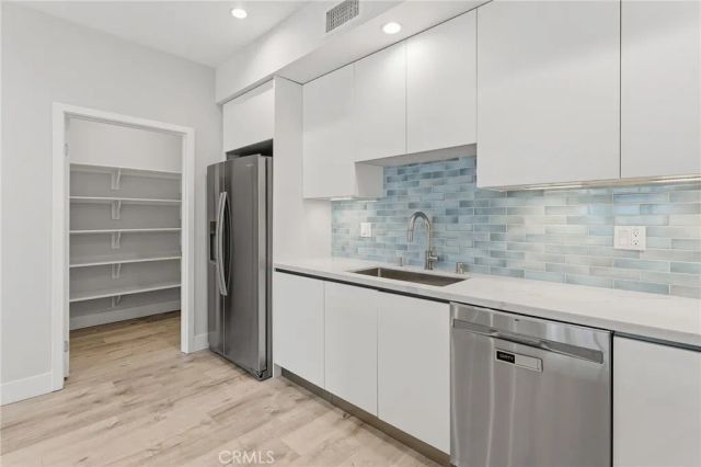 5820 La Mirada Avenue 402, Hollywood, CA 90038