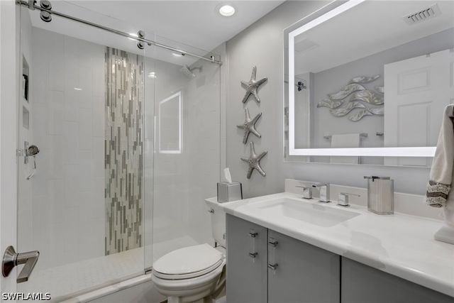 420 Cove Tower DR 802, Naples, FL 34110