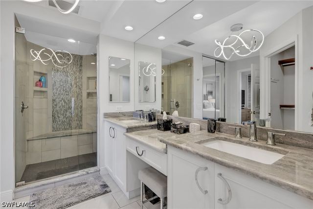 420 Cove Tower DR 802, Naples, FL 34110