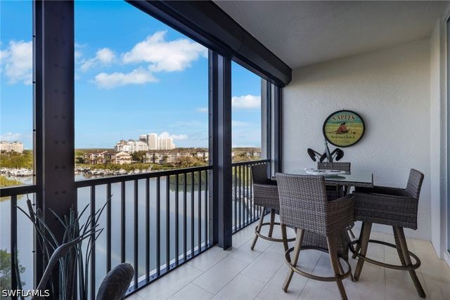 420 Cove Tower DR 802, Naples, FL 34110