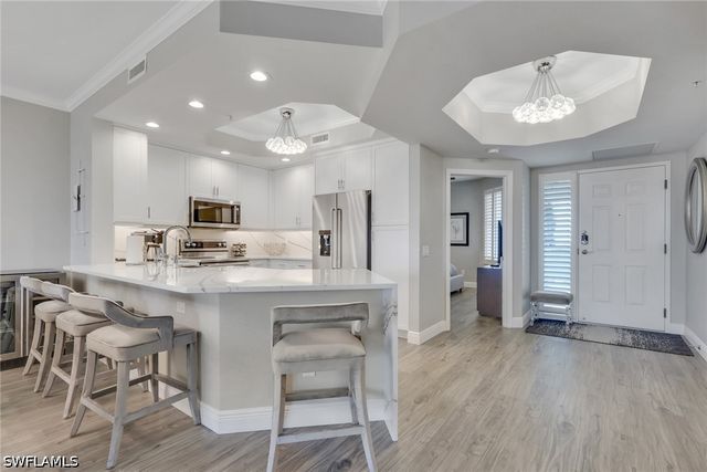 420 Cove Tower DR 802, Naples, FL 34110