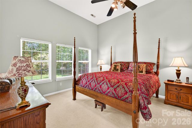 1918 Weighmont Court, Charlotte, NC 28227