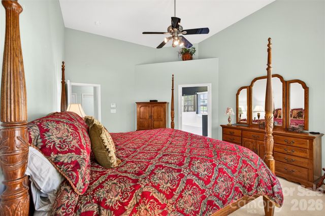 1918 Weighmont Court, Charlotte, NC 28227