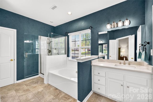 1918 Weighmont Court, Charlotte, NC 28227