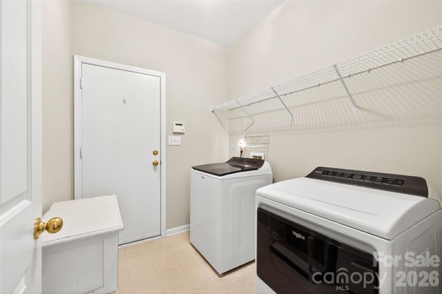 1918 Weighmont Court, Charlotte, NC 28227