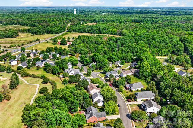 1918 Weighmont Court, Charlotte, NC 28227