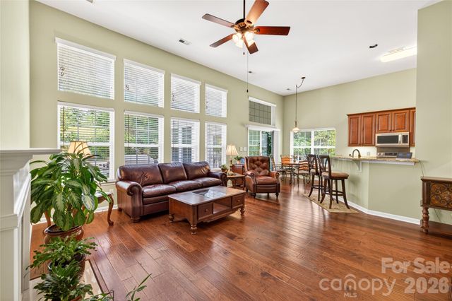 1918 Weighmont Court, Charlotte, NC 28227