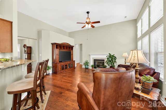 1918 Weighmont Court, Charlotte, NC 28227