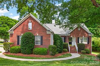 1918 Weighmont Court, Charlotte, NC 28227