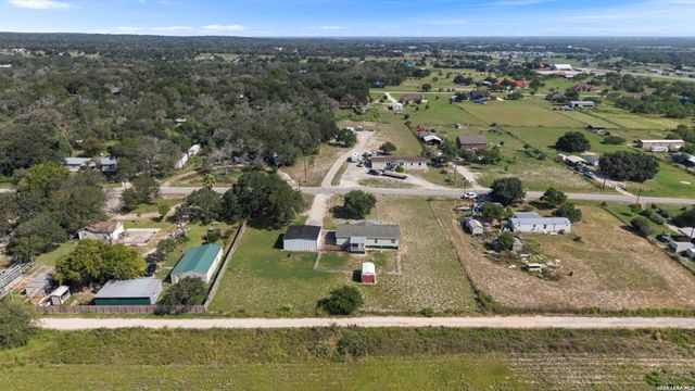 133 OAK VIEW DR, La Vernia, TX 78121