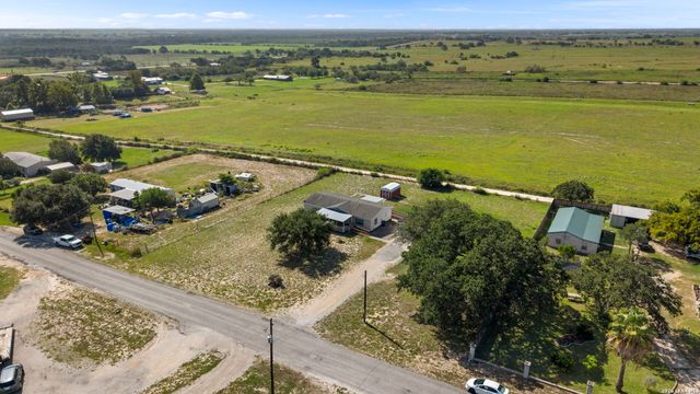 133 OAK VIEW DR, La Vernia, TX 78121