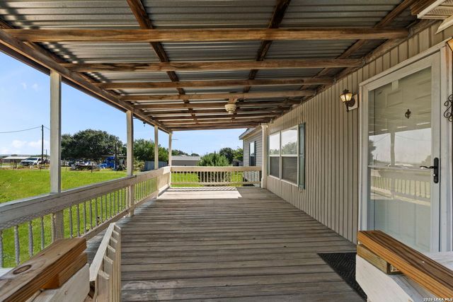 133 OAK VIEW DR, La Vernia, TX 78121