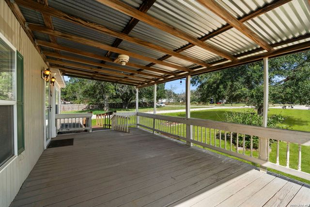 133 OAK VIEW DR, La Vernia, TX 78121