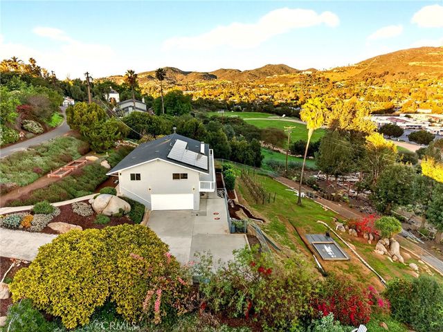 358 Sunrise Circle, Vista, CA 92084