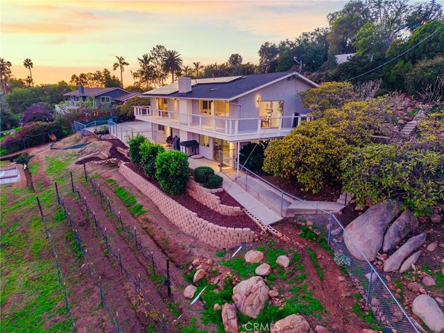 358 Sunrise Circle, Vista, CA 92084