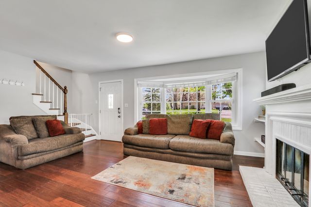 17976 W Big Oaks Road, Grayslake, IL 60030