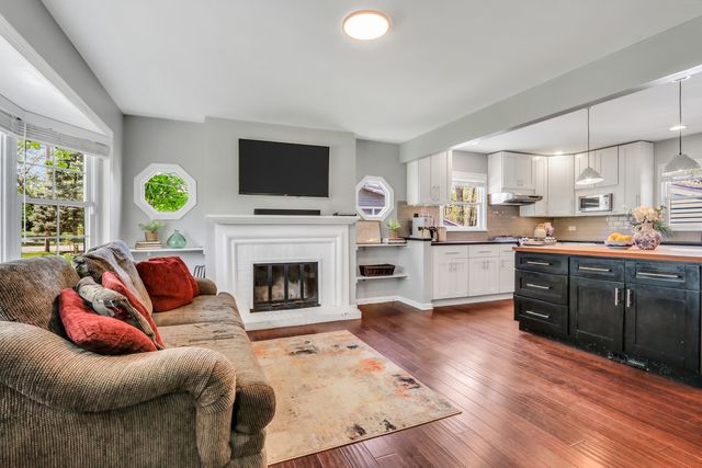 17976 W Big Oaks Road, Grayslake, IL 60030