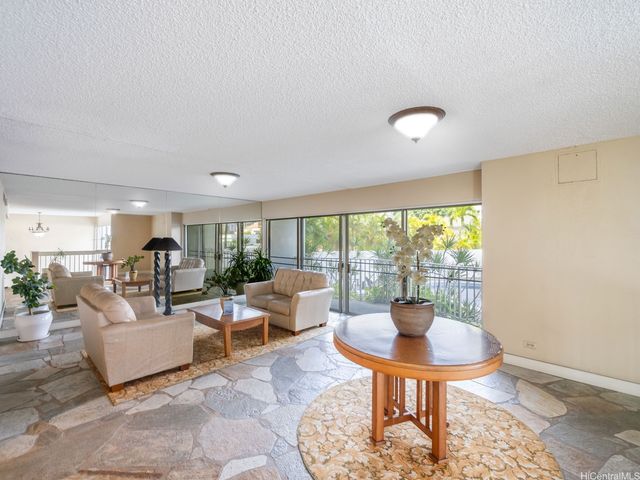 710 Lunalilo Street 402, Honolulu, HI 96813