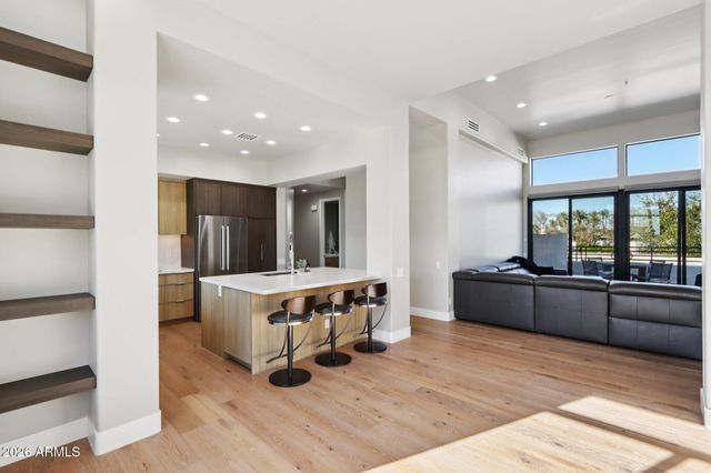 8989 N GAINEY CENTER Drive 237, Scottsdale, AZ 85258