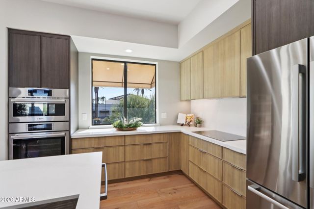 8989 N GAINEY CENTER Drive 237, Scottsdale, AZ 85258