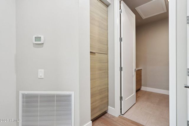 8989 N GAINEY CENTER Drive 237, Scottsdale, AZ 85258