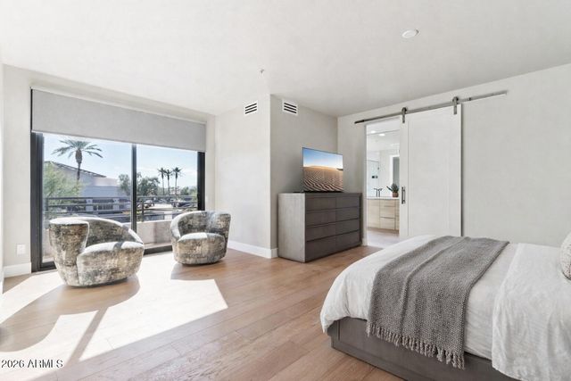 8989 N GAINEY CENTER Drive 237, Scottsdale, AZ 85258