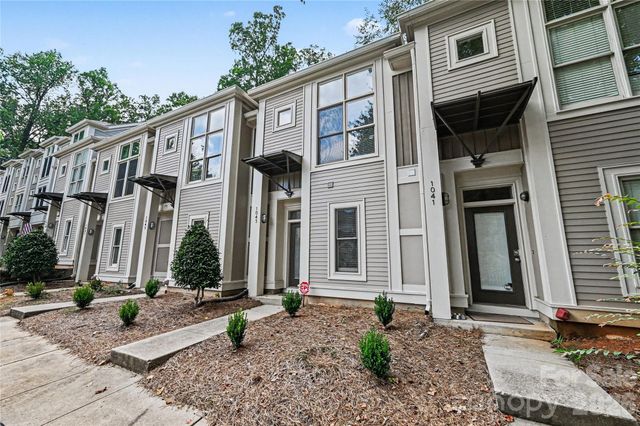 1043 Park West Drive, Charlotte, NC 28209